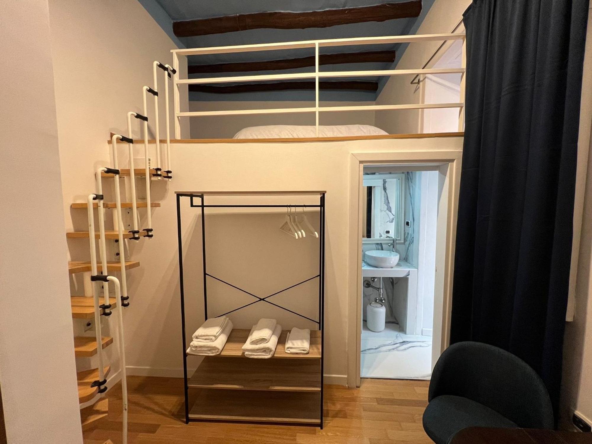 Carafa'S Central Apartment By Hhn Naples Exterior photo